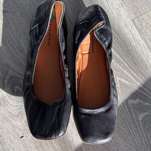 Lucky Brand Black Leather ballerina Flats